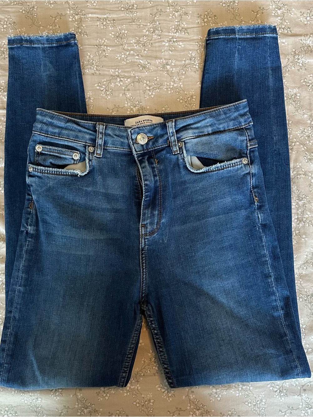 Zara Women's Skinny Jeans in Dark Blue Wash